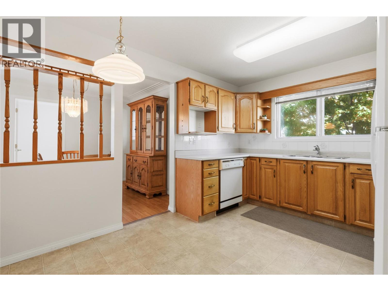 1055 Lawrence Avenue Unit# 102