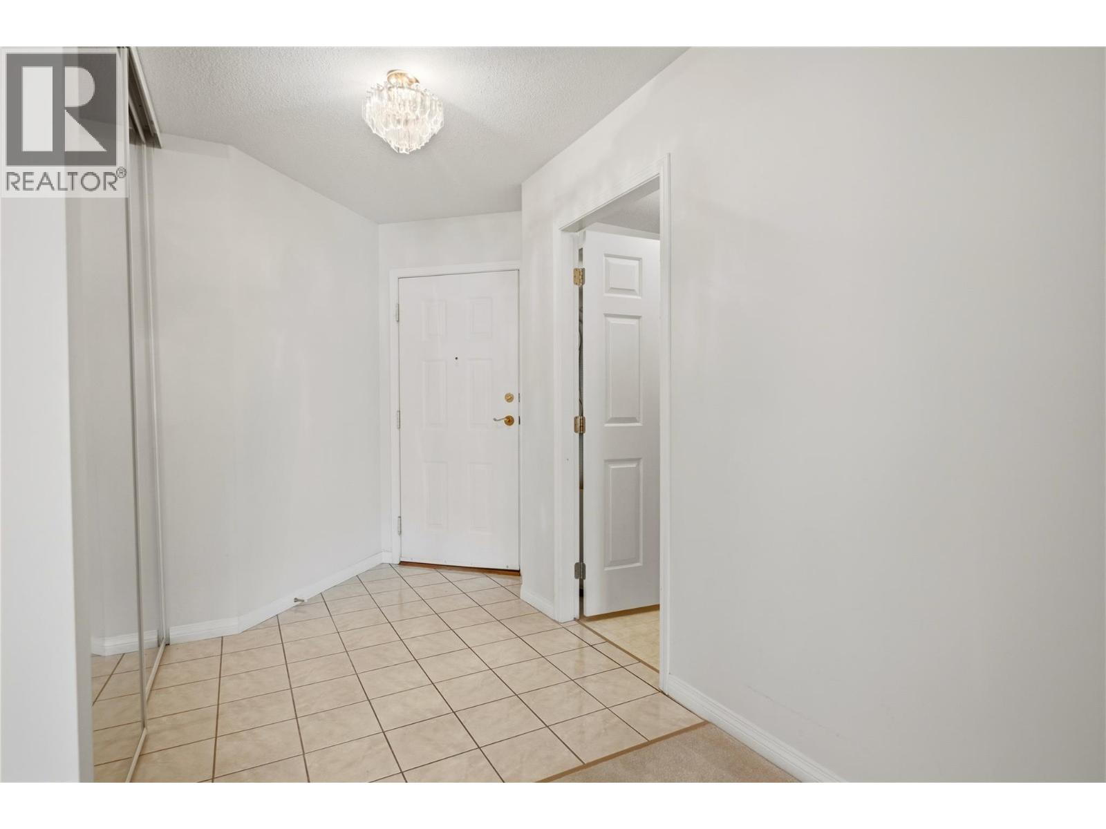 1055 Lawrence Avenue Unit# 102