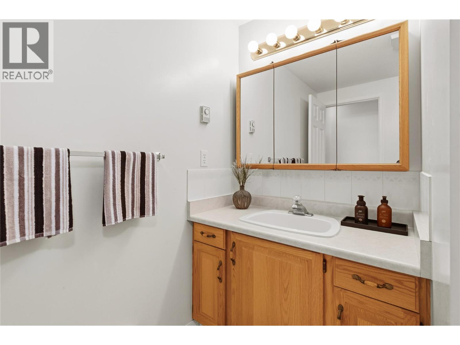1055 Lawrence Avenue Unit# 102