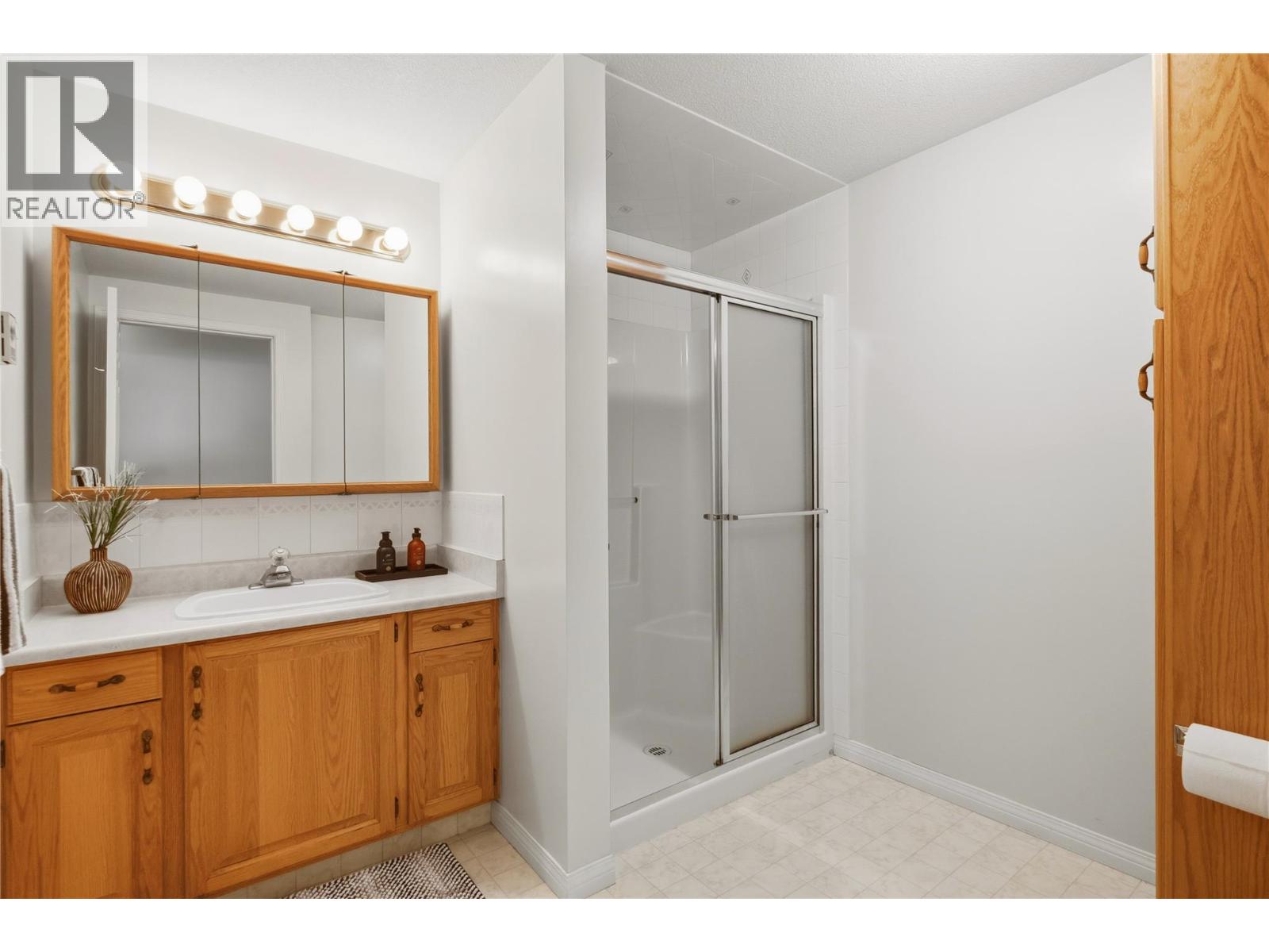 1055 Lawrence Avenue Unit# 102