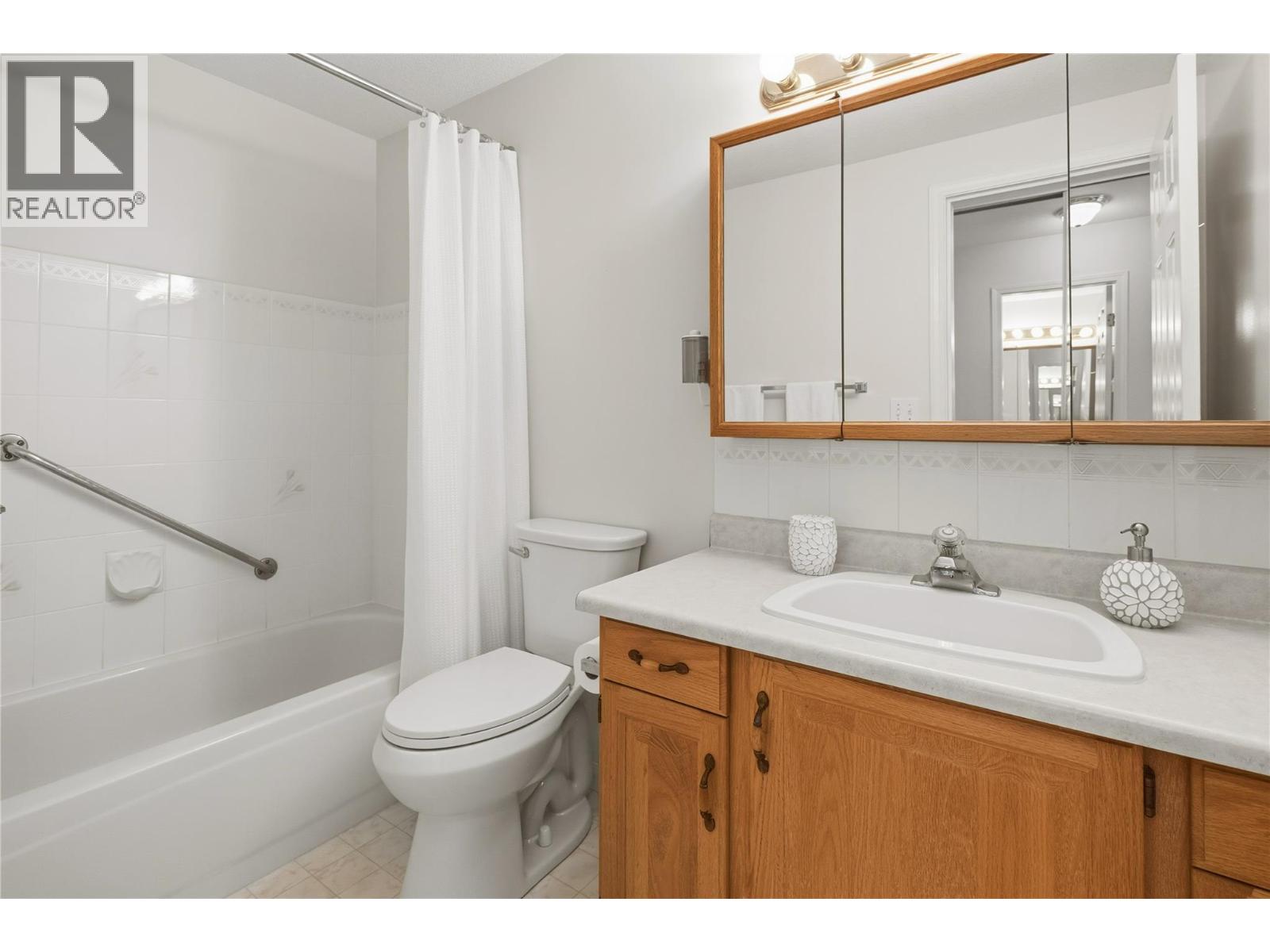 1055 Lawrence Avenue Unit# 102