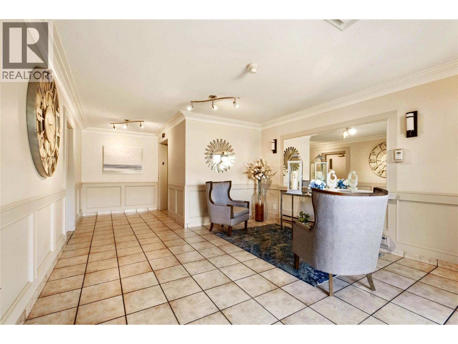 1055 Lawrence Avenue Unit# 102