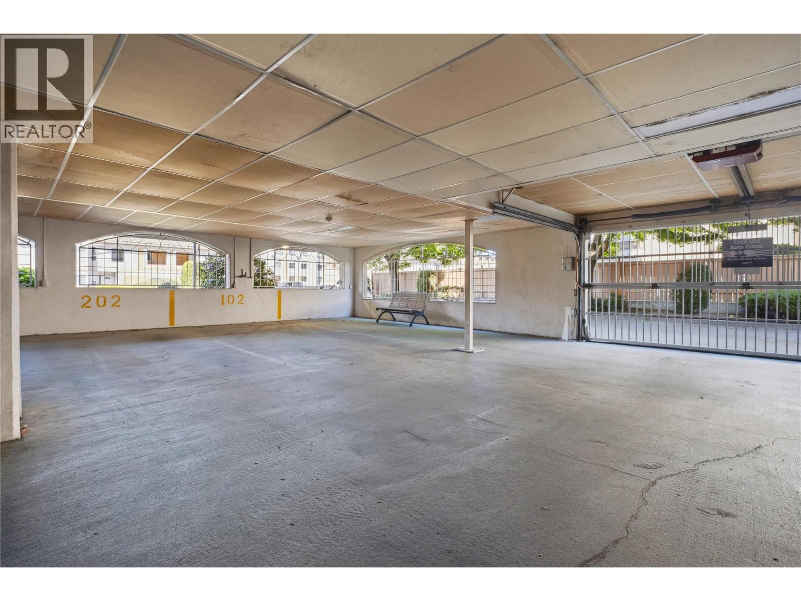 1055 Lawrence Avenue Unit# 102