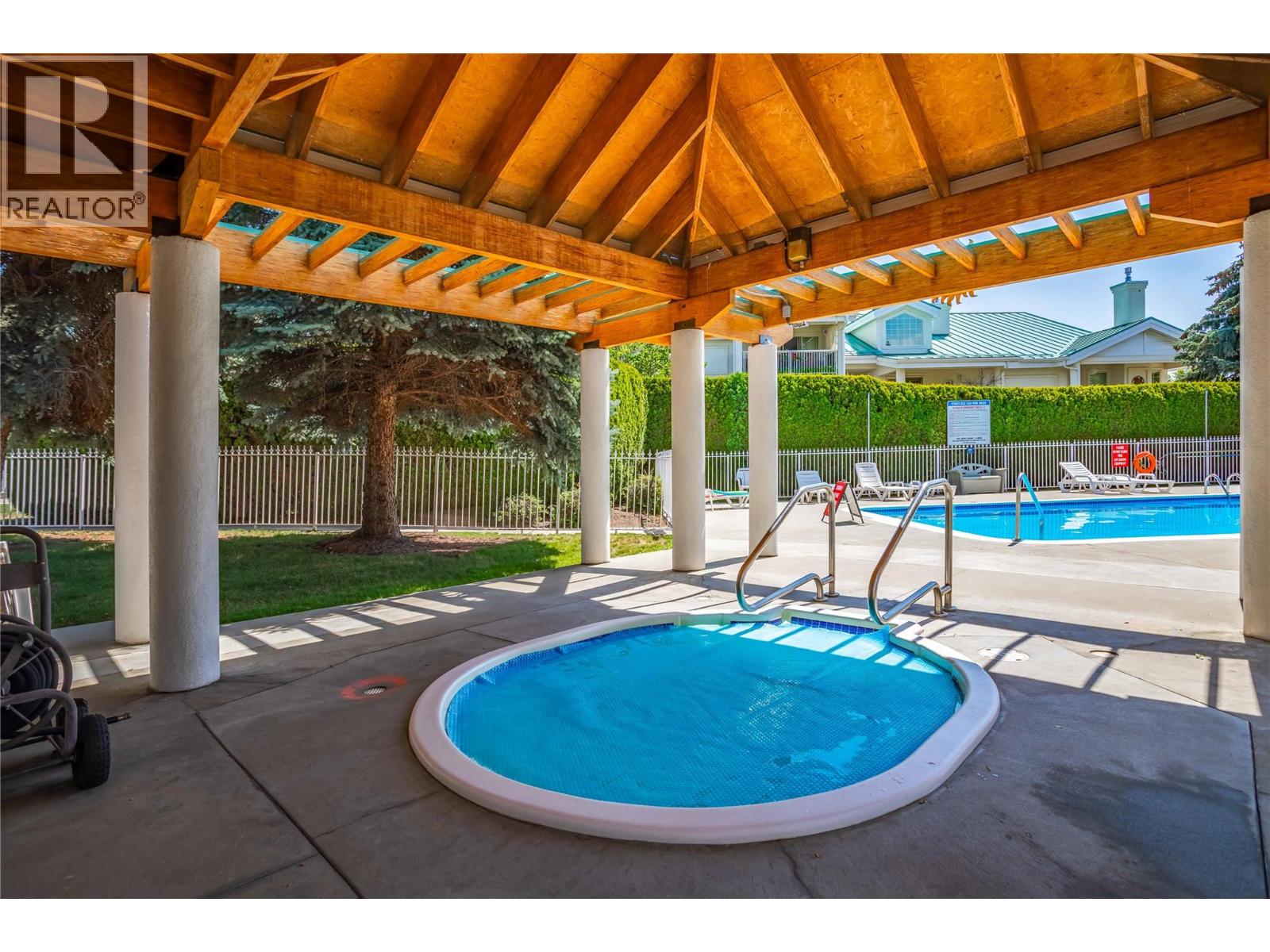 2370 Stillingfleet Road Unit# 218