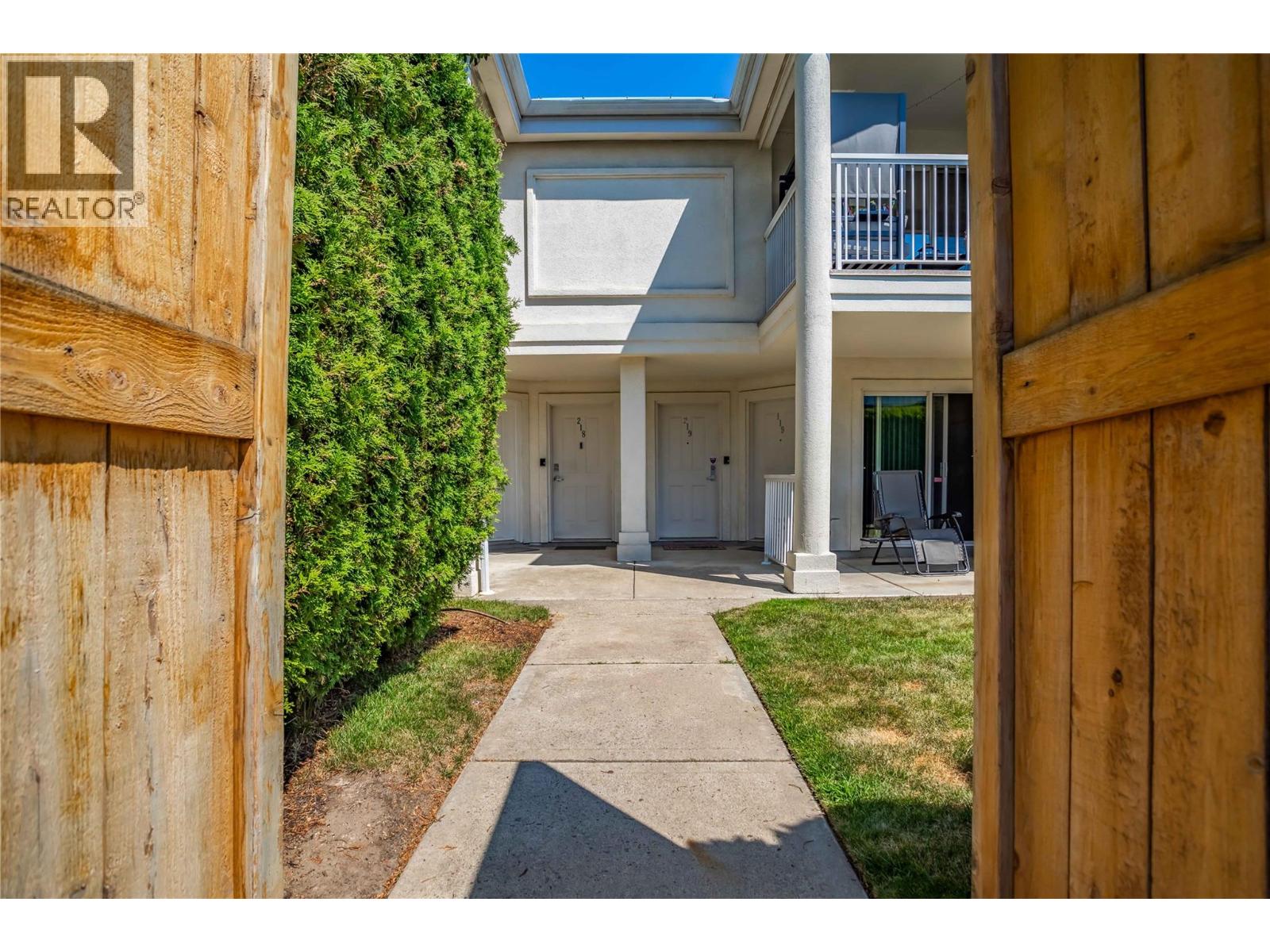 2370 Stillingfleet Road Unit# 218