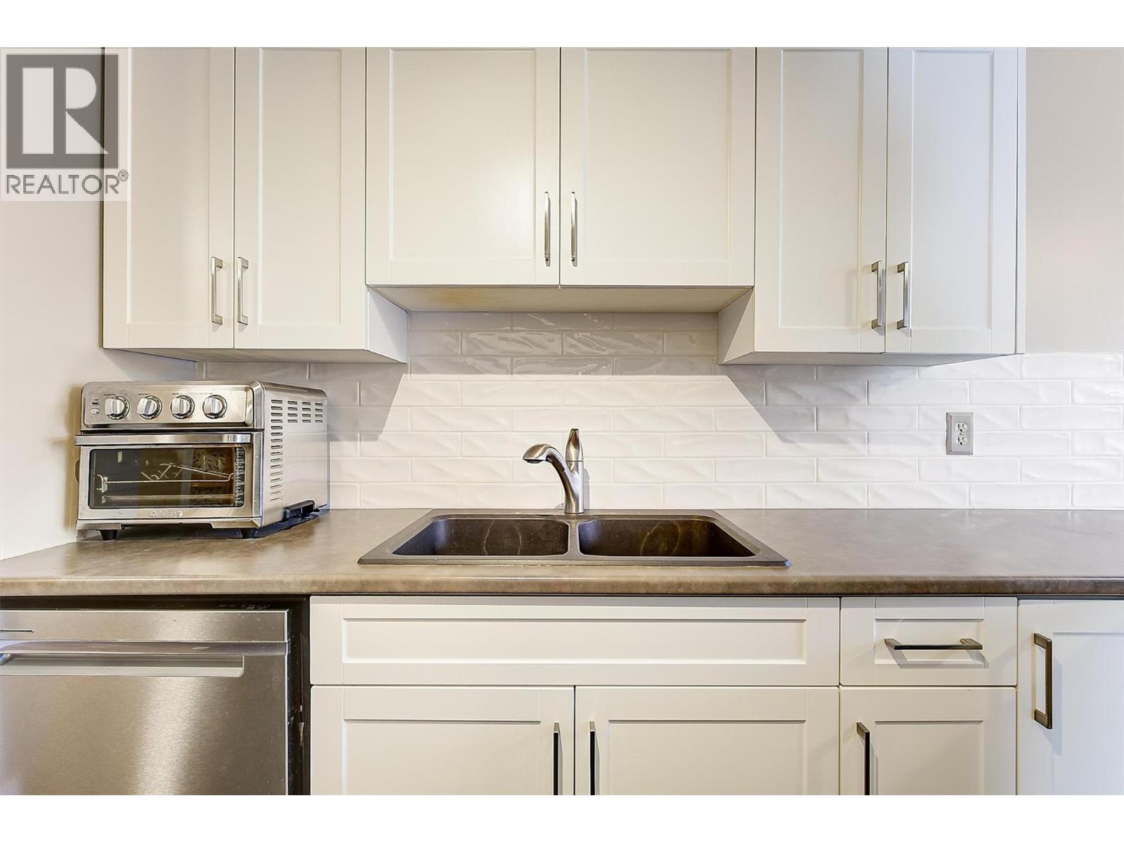 3842 Gordon Drive Unit# 216