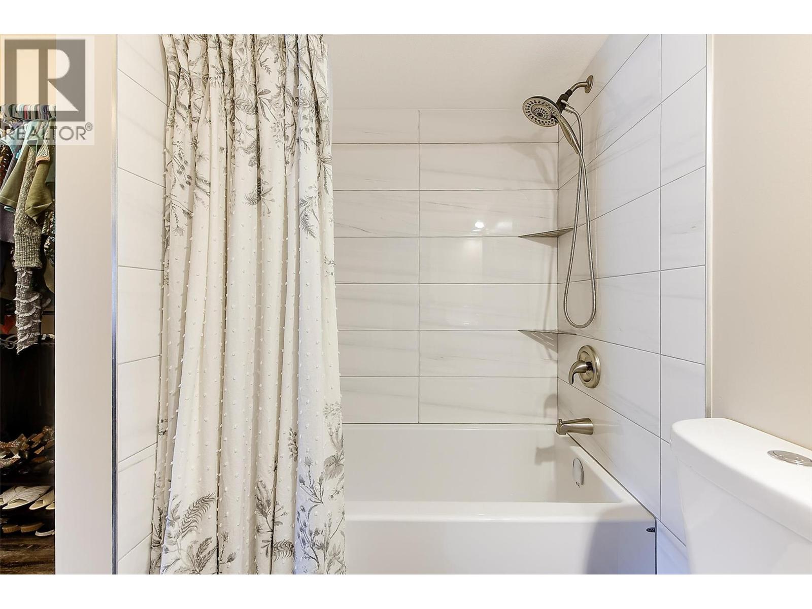 3842 Gordon Drive Unit# 216