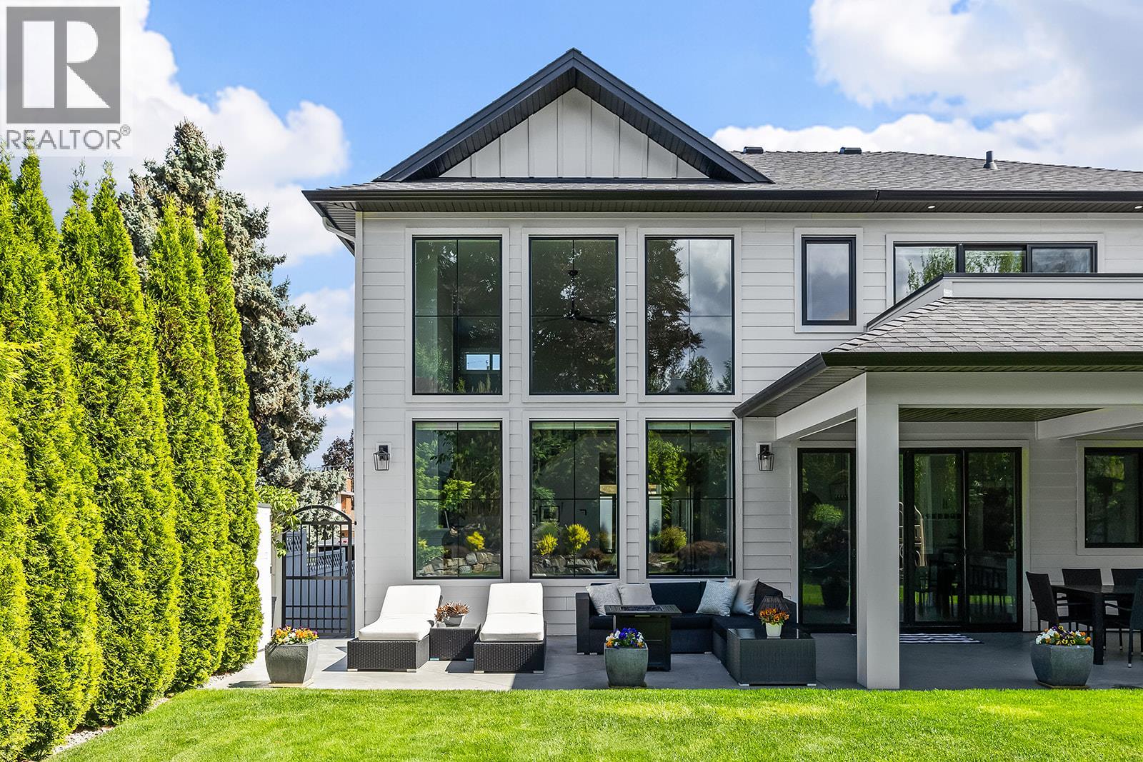 2418 Crestview Road