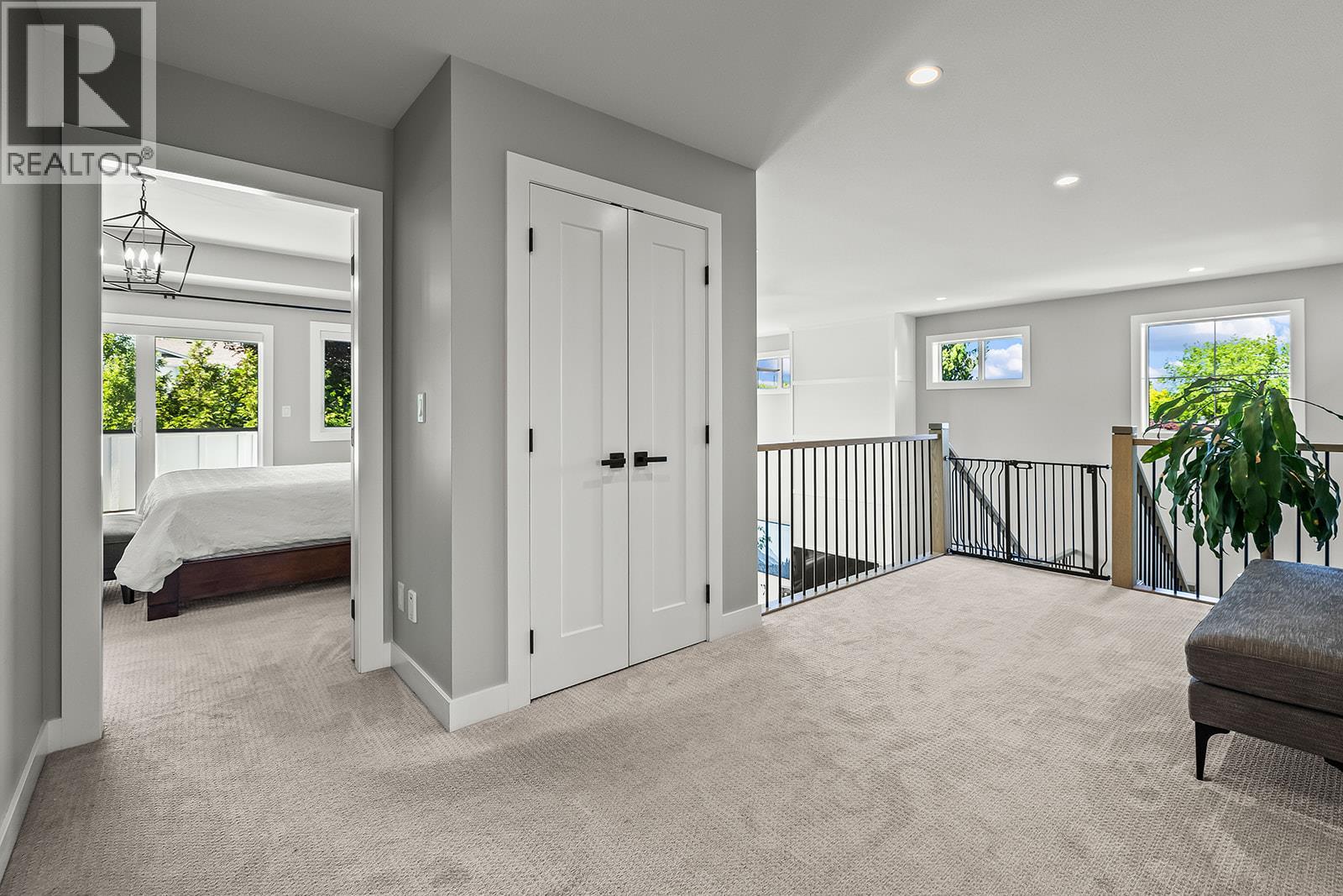 2418 Crestview Road
