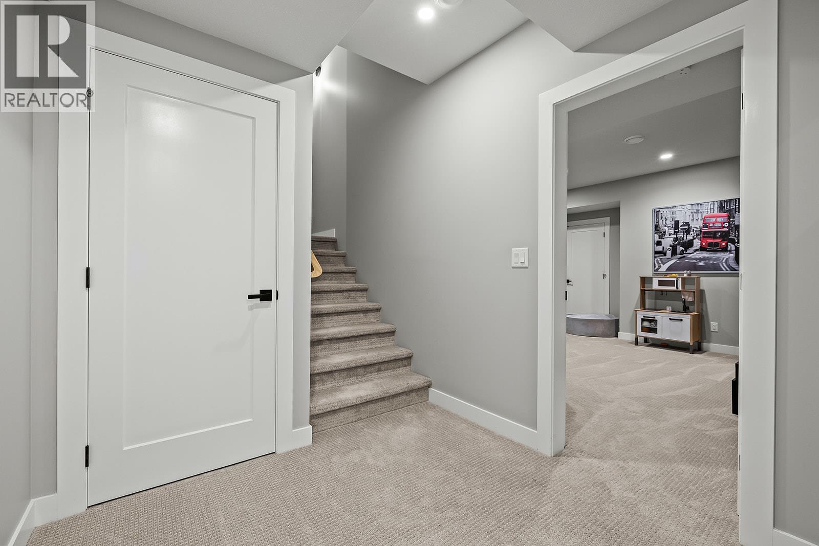2418 Crestview Road