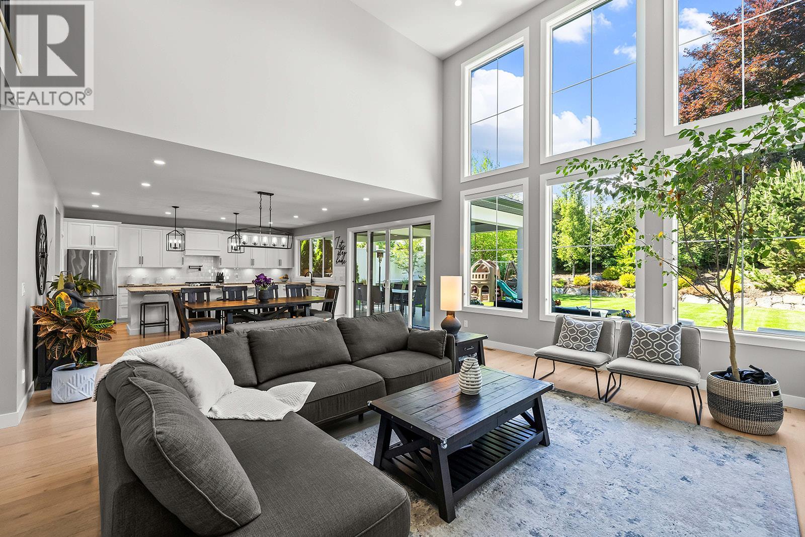 2418 Crestview Road
