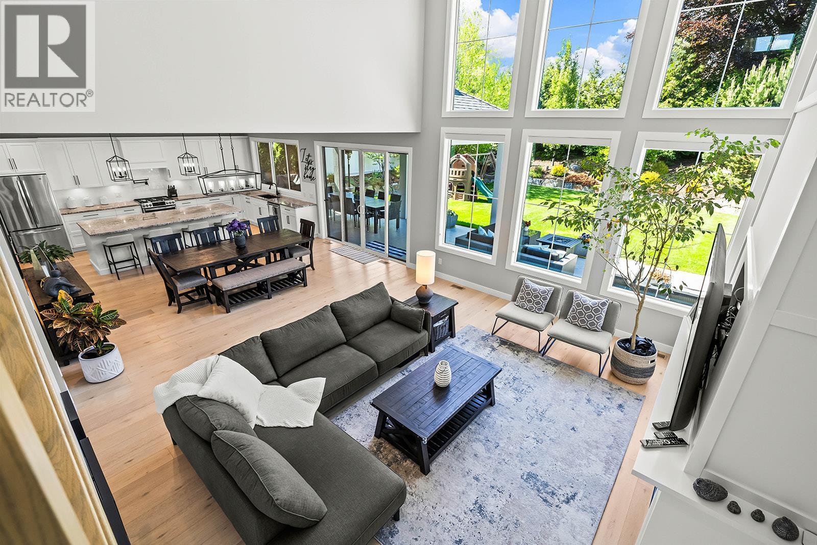 2418 Crestview Road