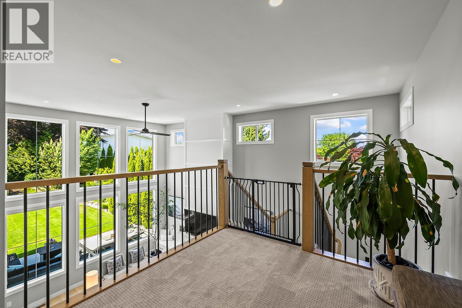 2418 Crestview Road