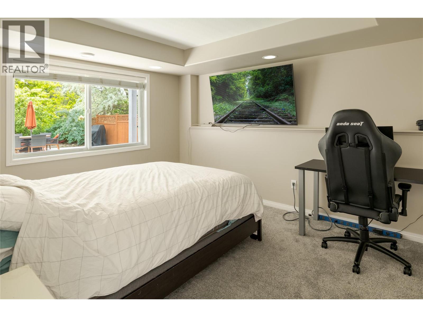 1061 Caledonia Way