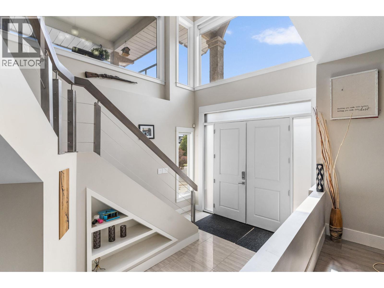 607 Clifton Road S