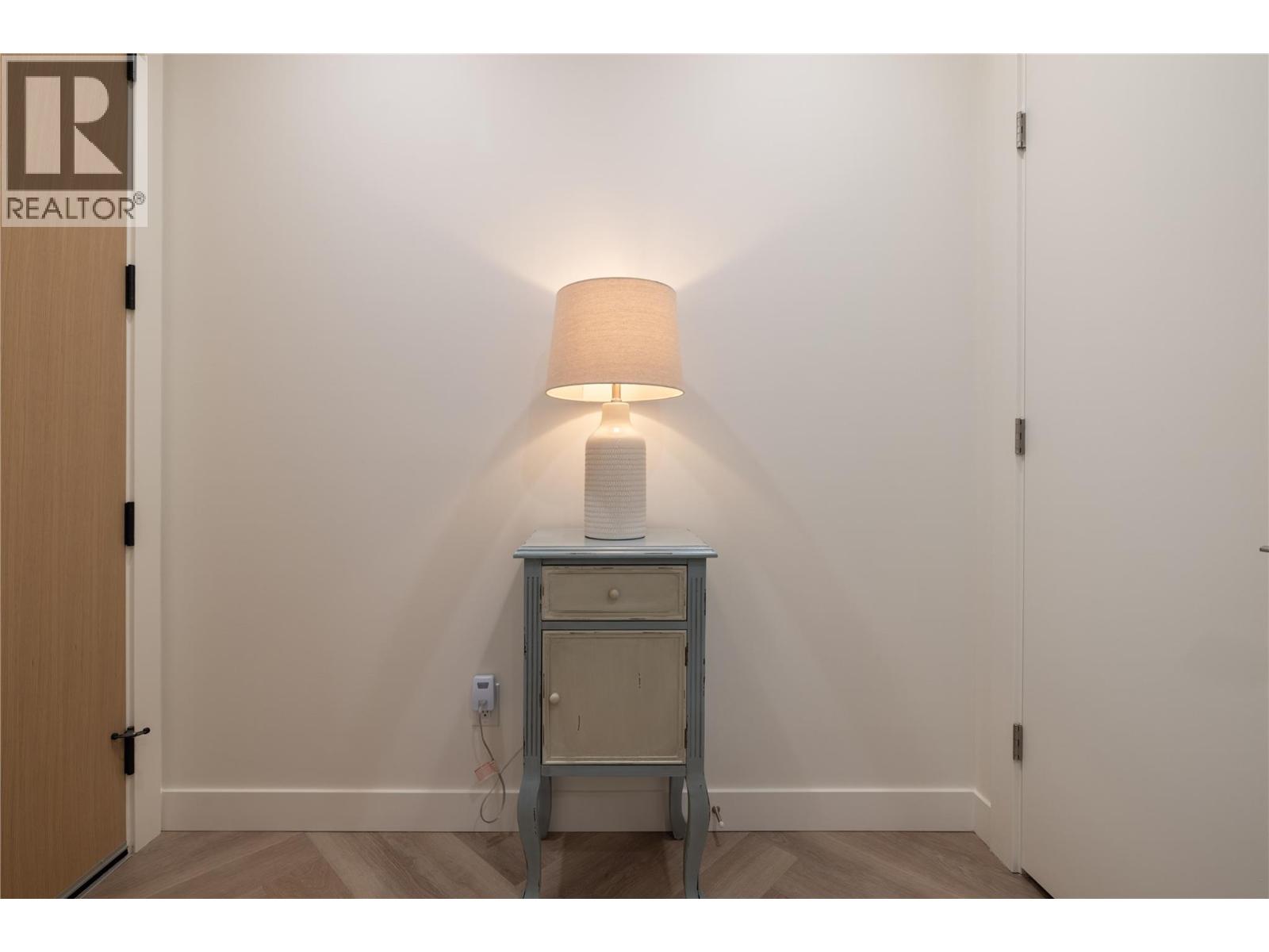 3340 Lakeshore Road Unit# 709