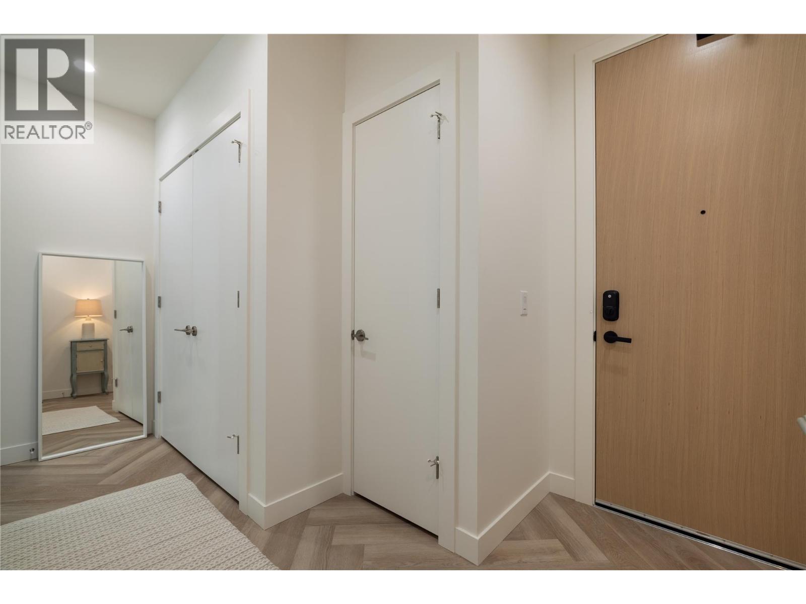 3340 Lakeshore Road Unit# 709