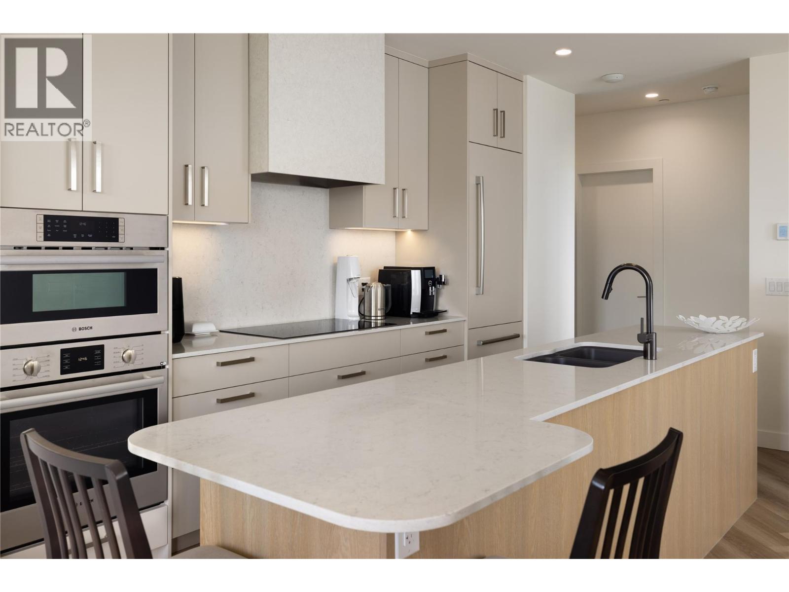 3340 Lakeshore Road Unit# 709