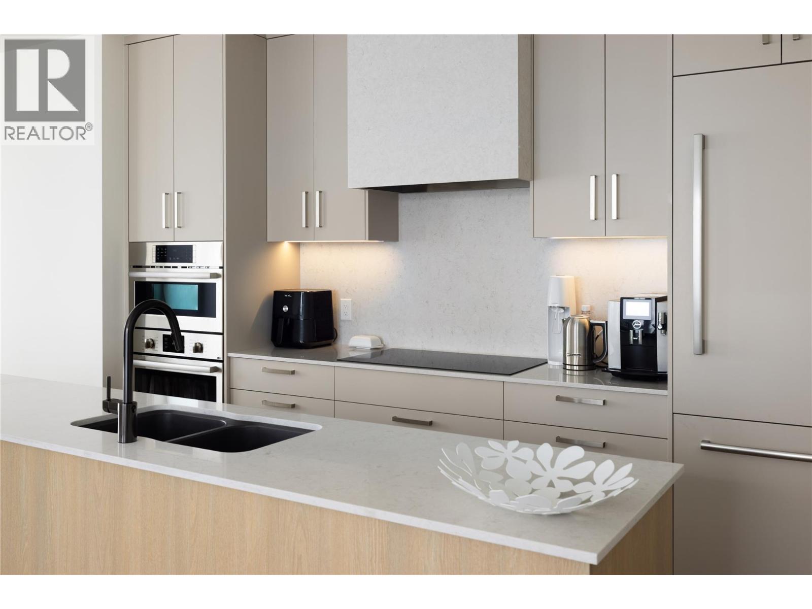 3340 Lakeshore Road Unit# 709