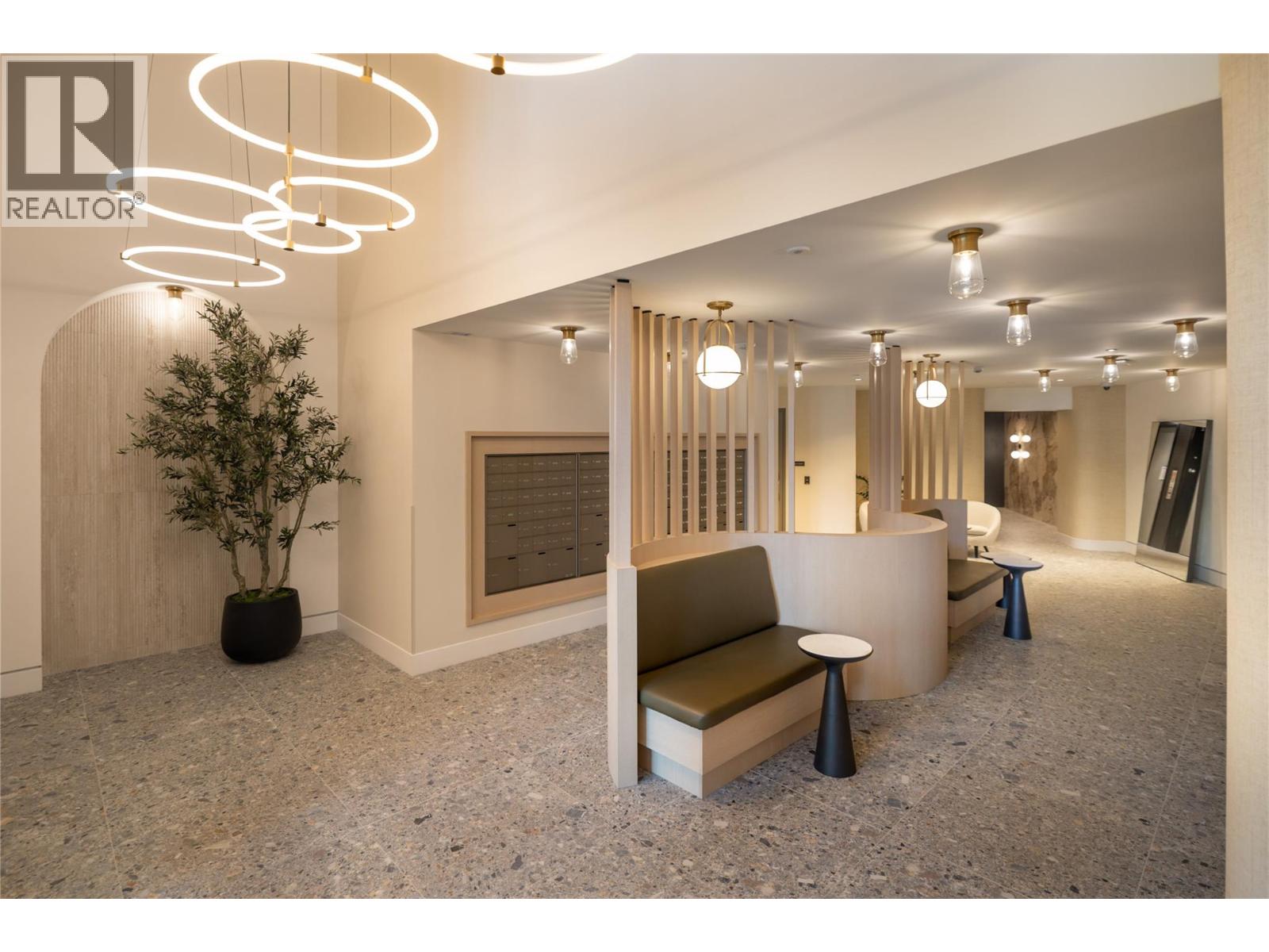 3340 Lakeshore Road Unit# 709