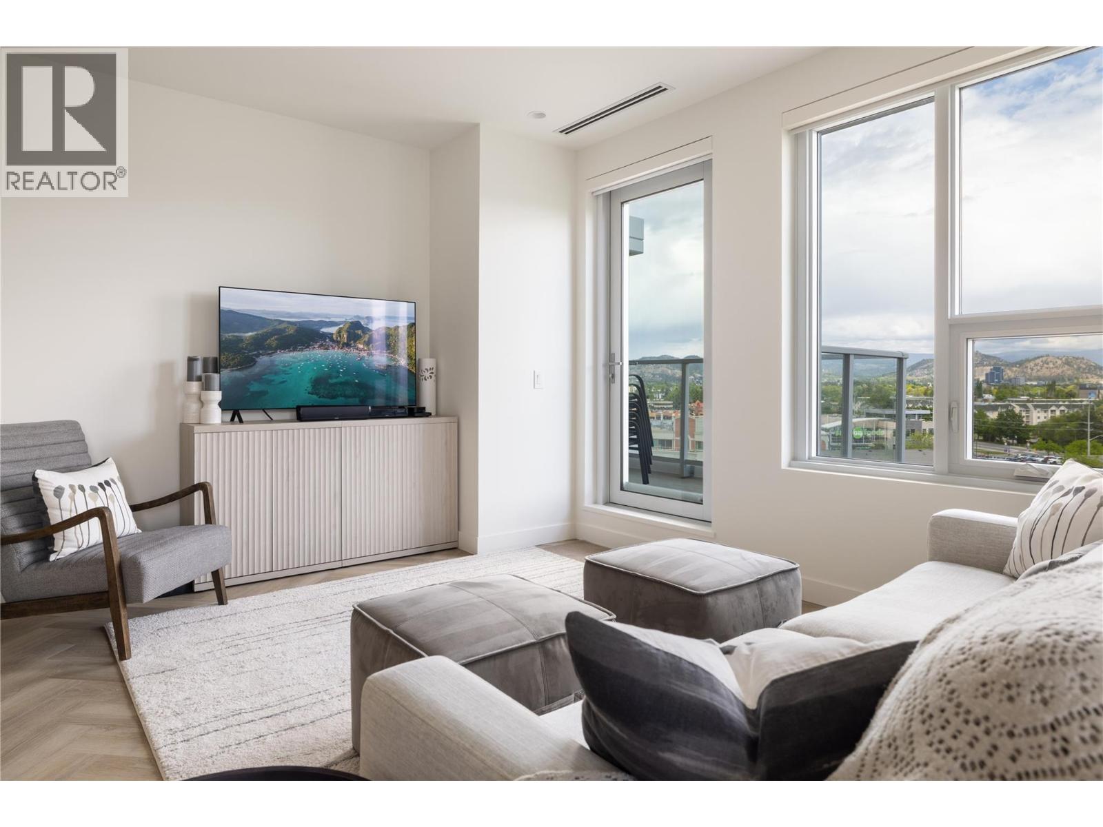 3340 Lakeshore Road Unit# 709