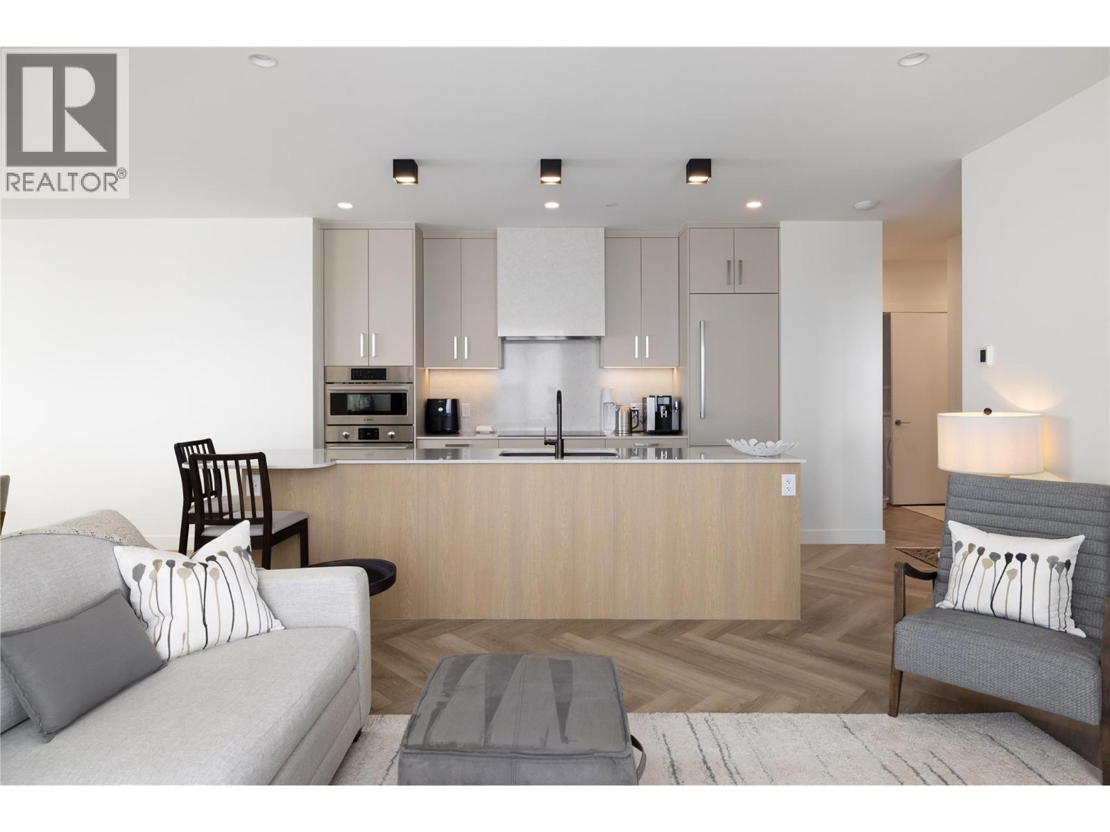 3340 Lakeshore Road Unit# 709