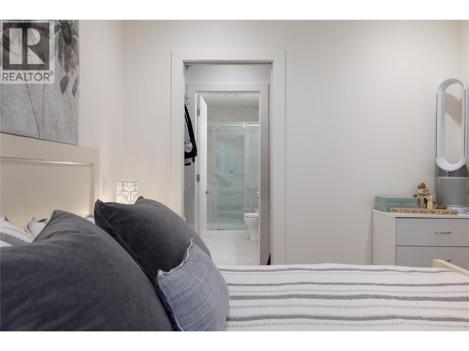 3340 Lakeshore Road Unit# 709