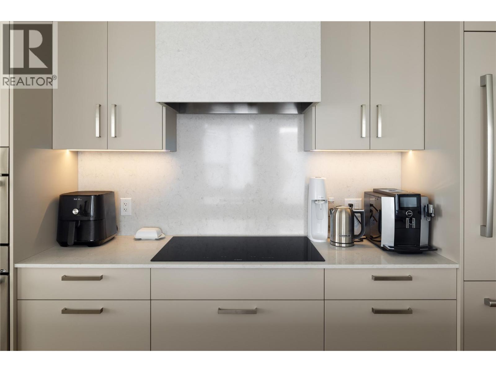3340 Lakeshore Road Unit# 709