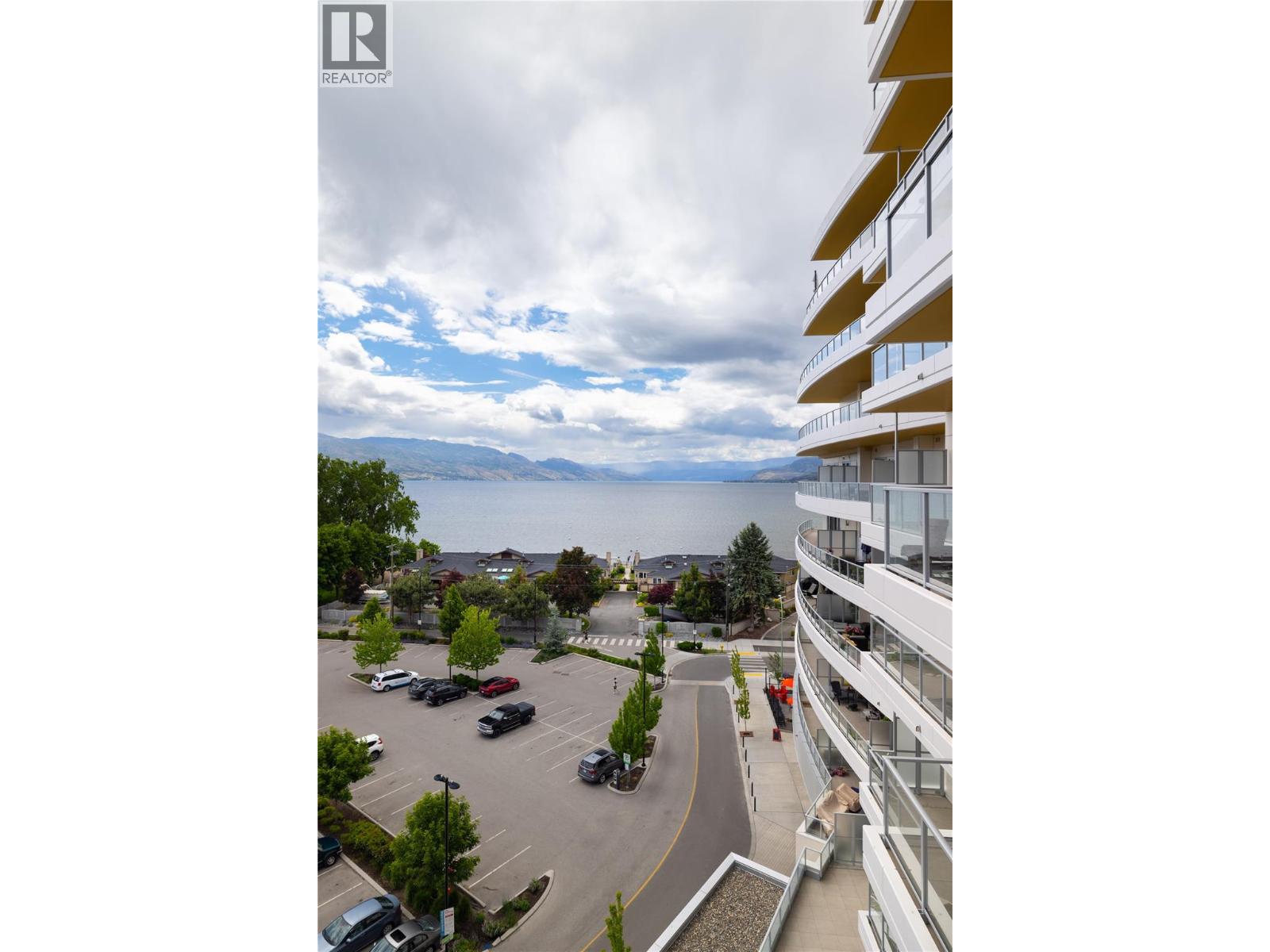 3340 Lakeshore Road Unit# 709