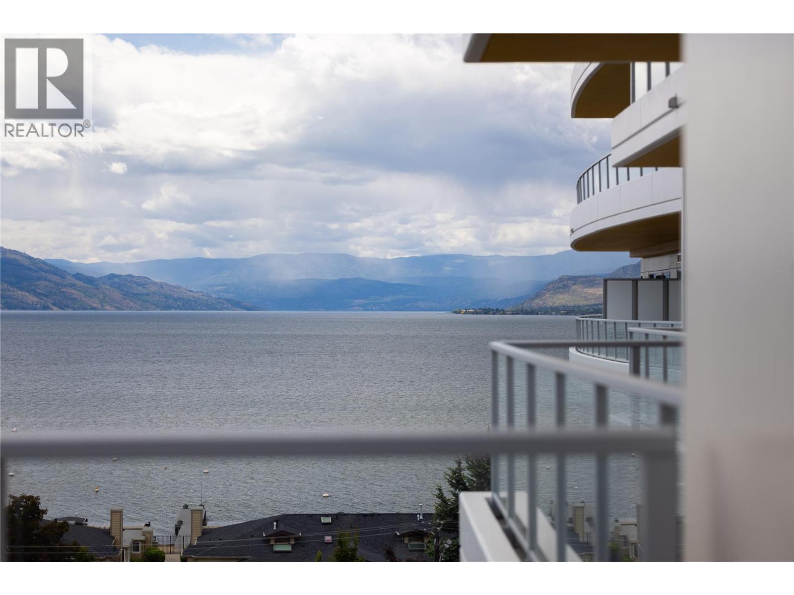 3340 Lakeshore Road Unit# 709