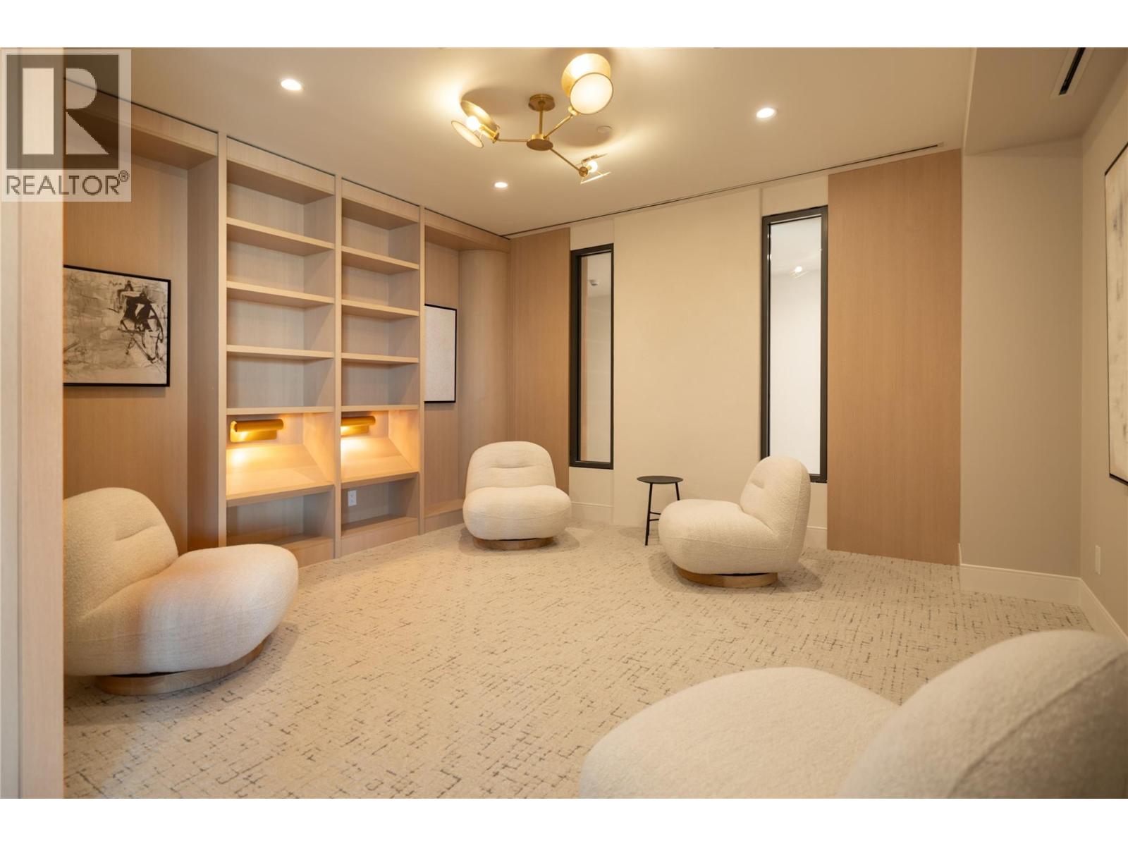 3340 Lakeshore Road Unit# 709