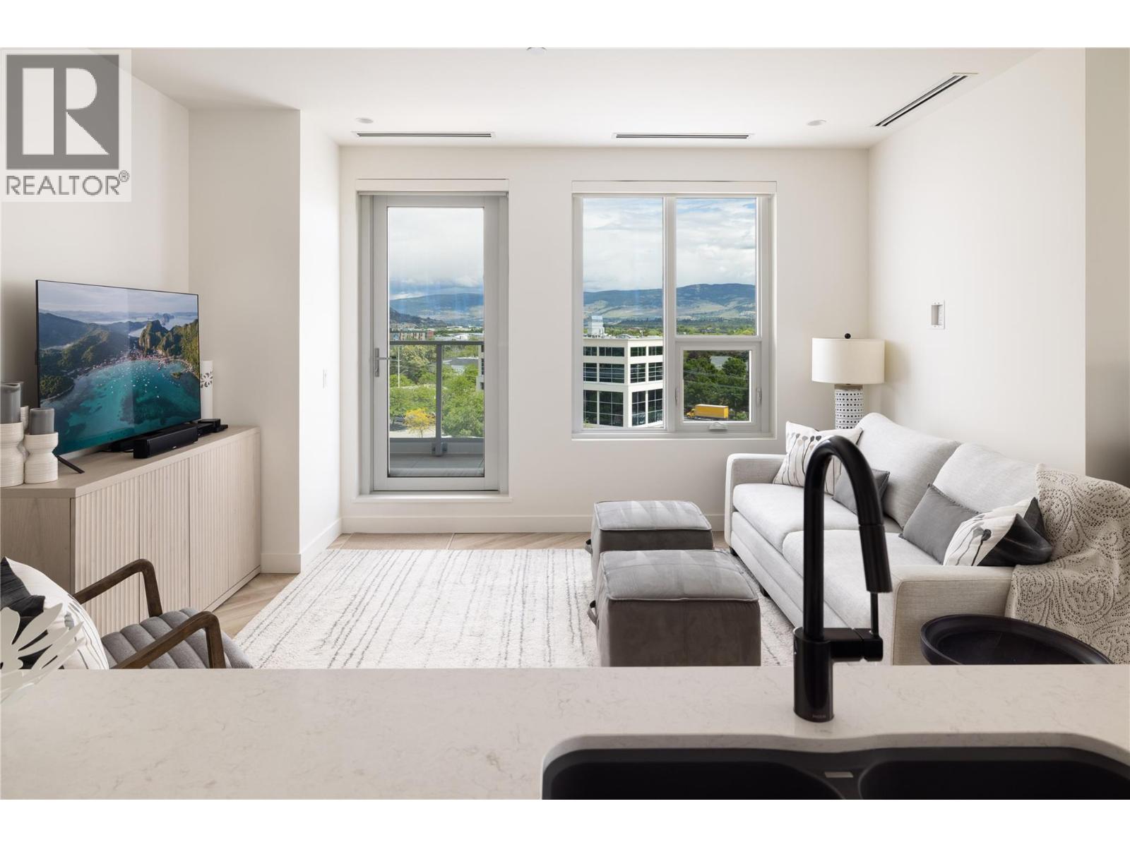 3340 Lakeshore Road Unit# 709