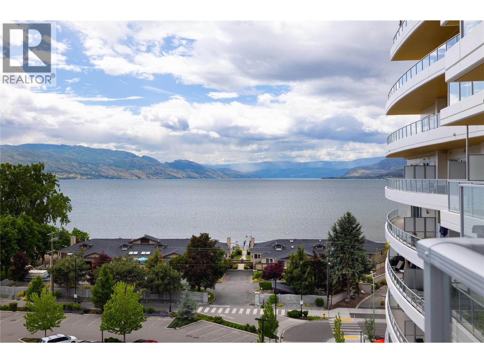 3340 Lakeshore Road Unit# 709