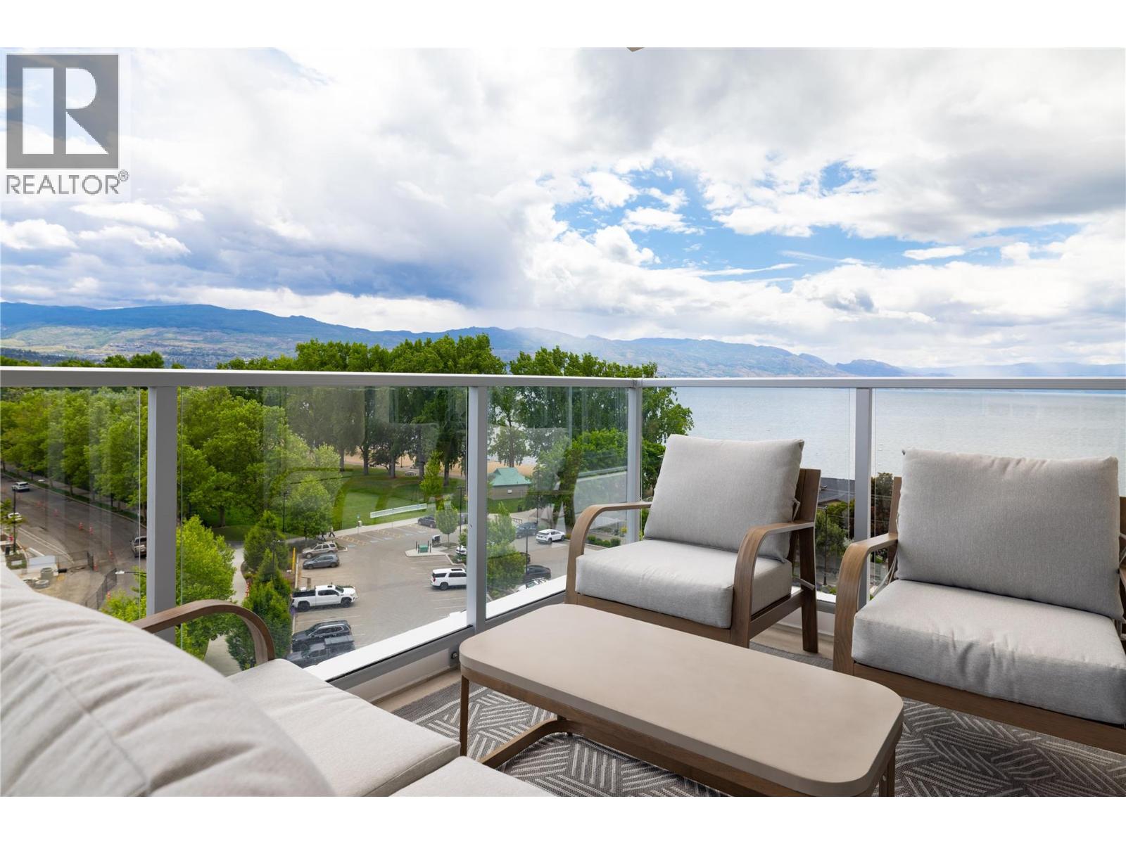 3340 Lakeshore Road Unit# 709