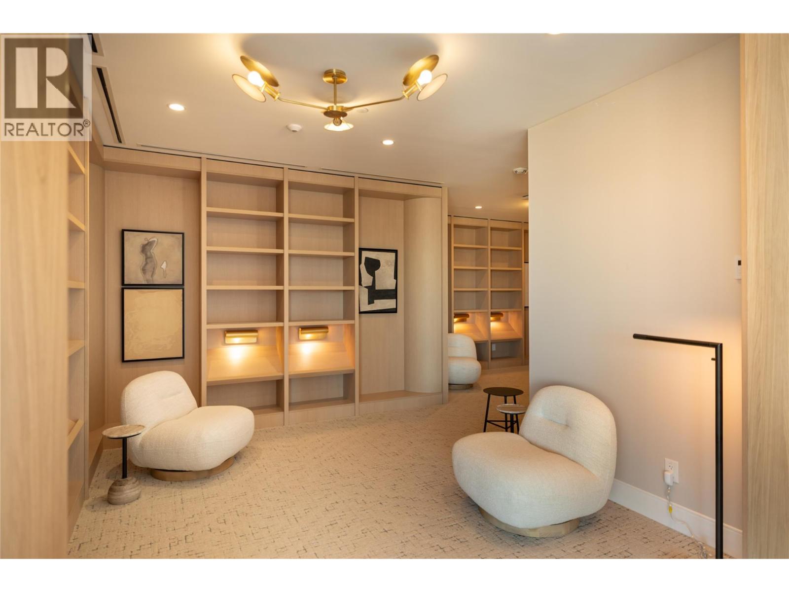 3340 Lakeshore Road Unit# 709