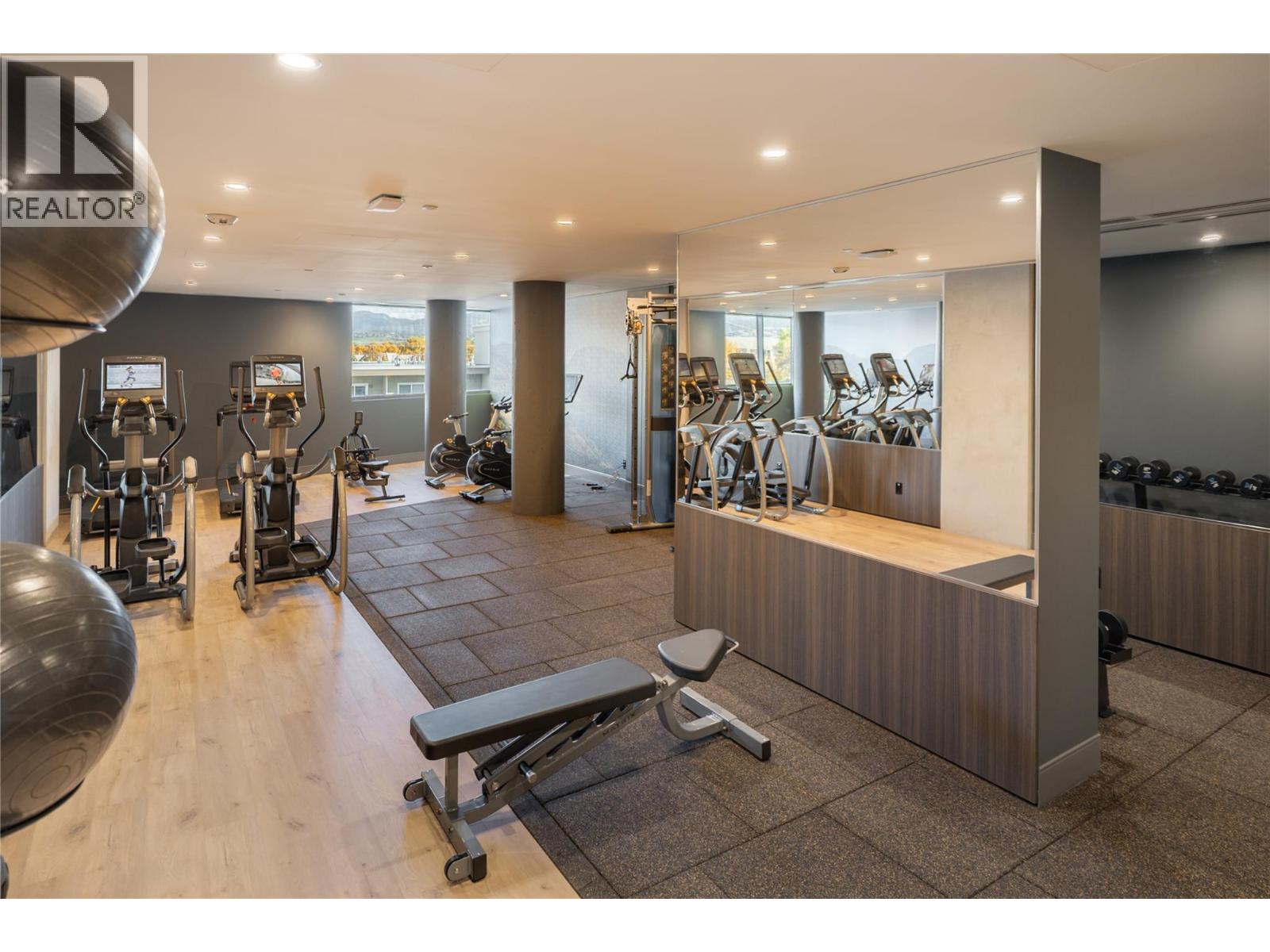 3340 Lakeshore Road Unit# 709