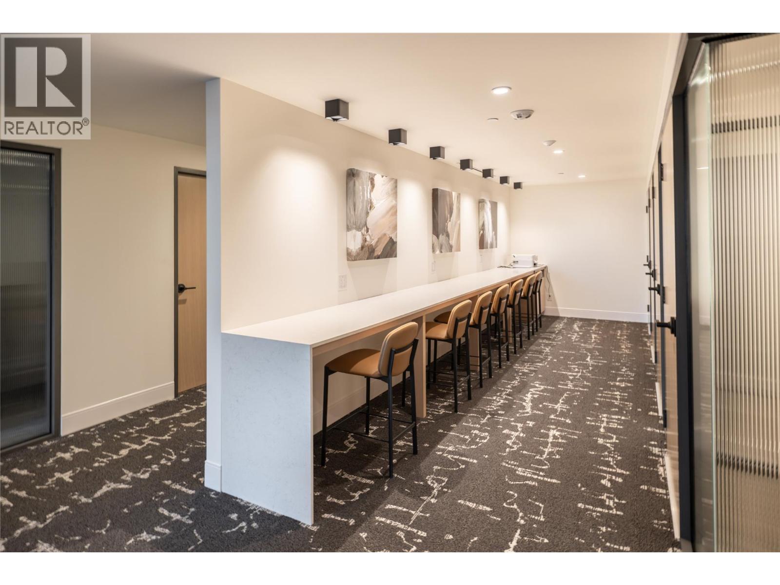 3340 Lakeshore Road Unit# 709