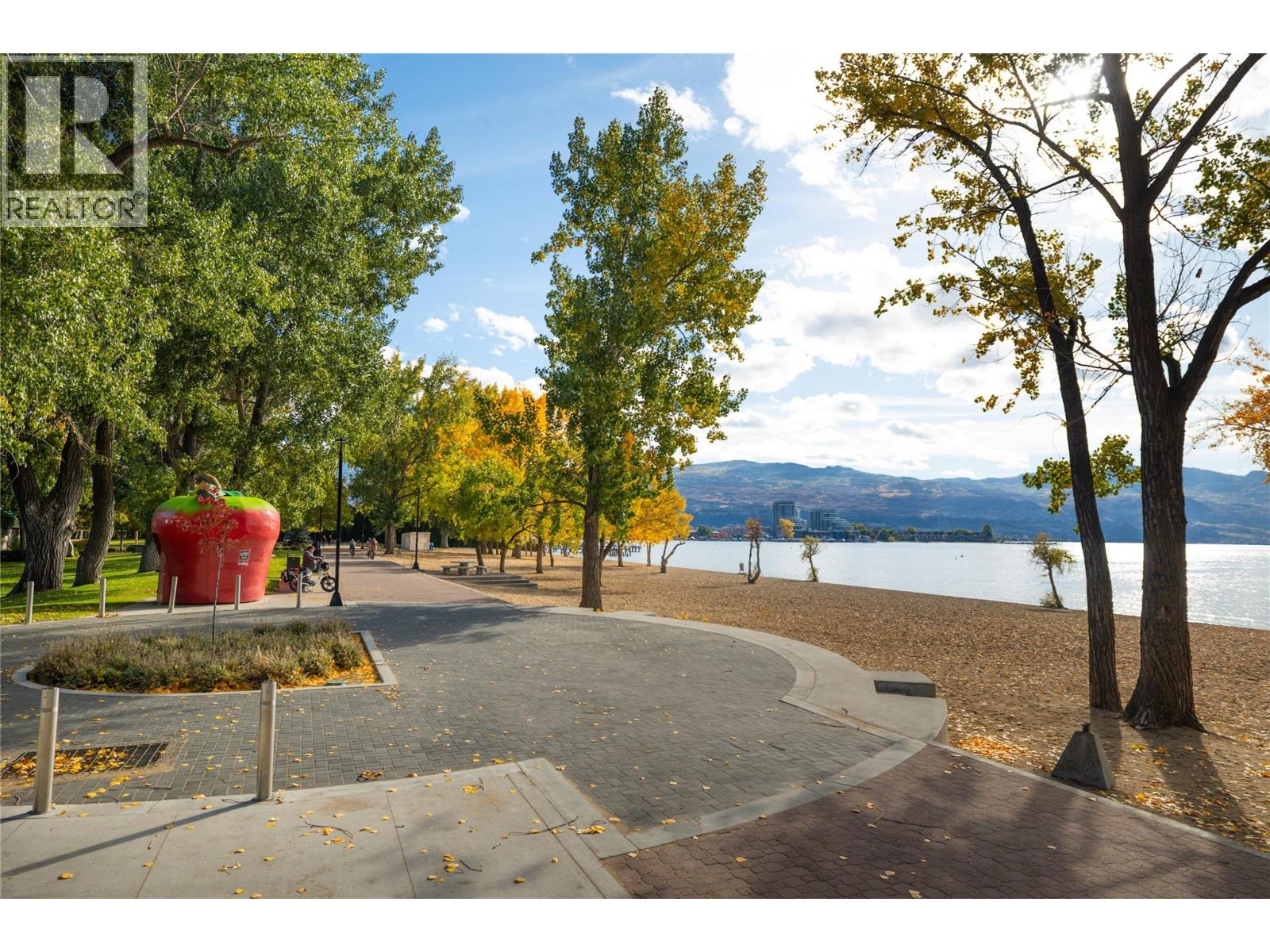 3340 Lakeshore Road Unit# 709