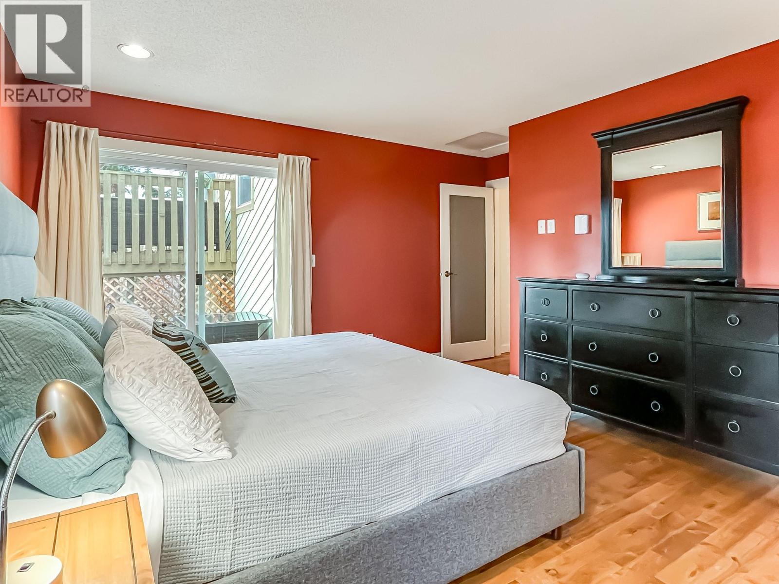 442 Clifton Road N