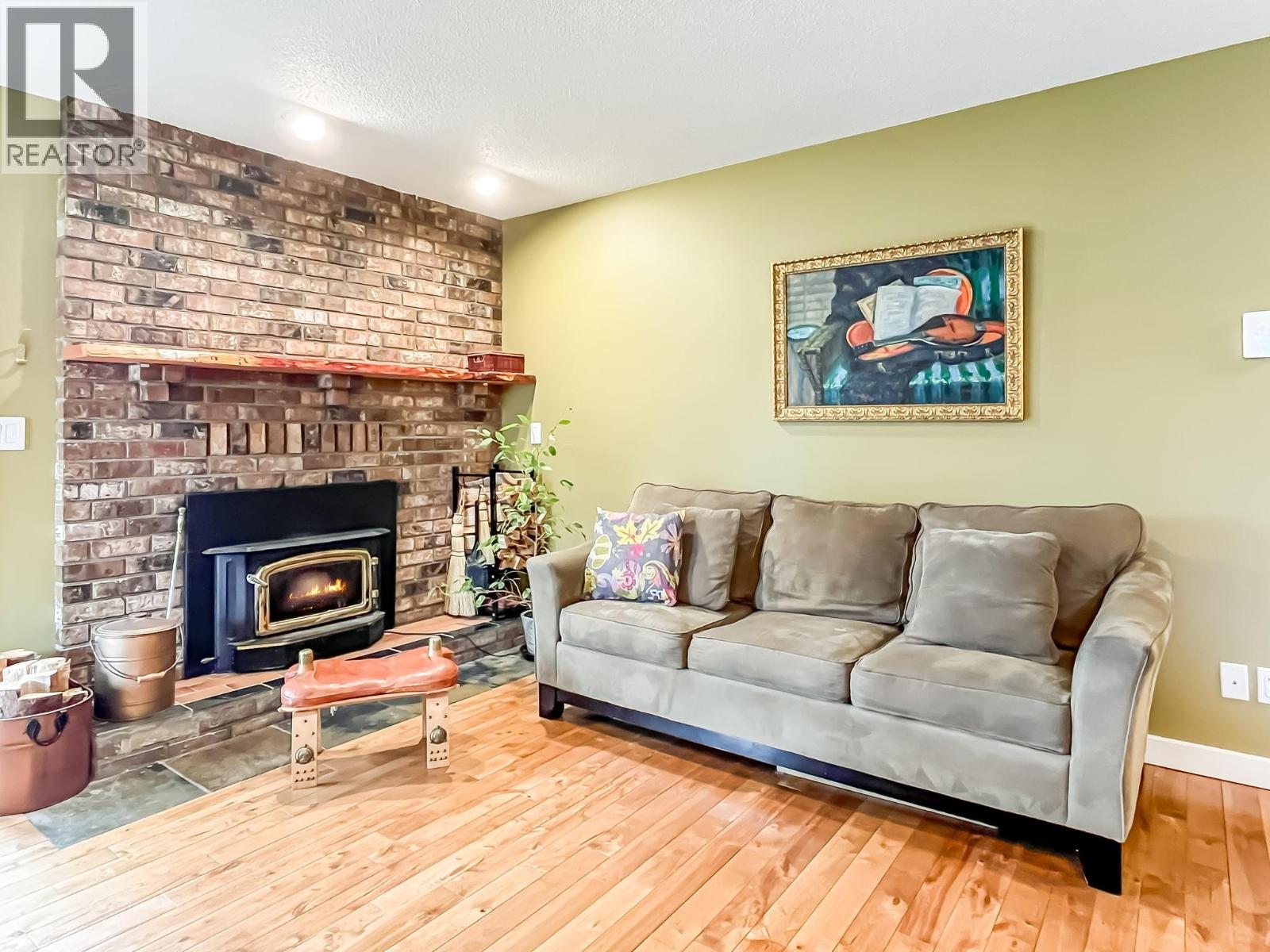 442 Clifton Road N