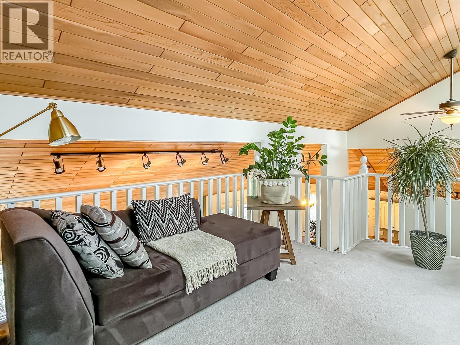 442 Clifton Road N