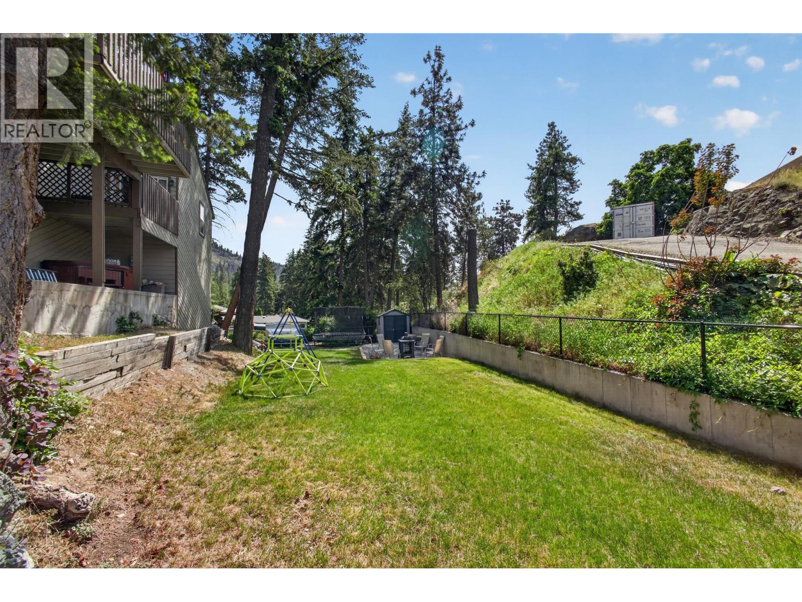 442 Clifton Road N