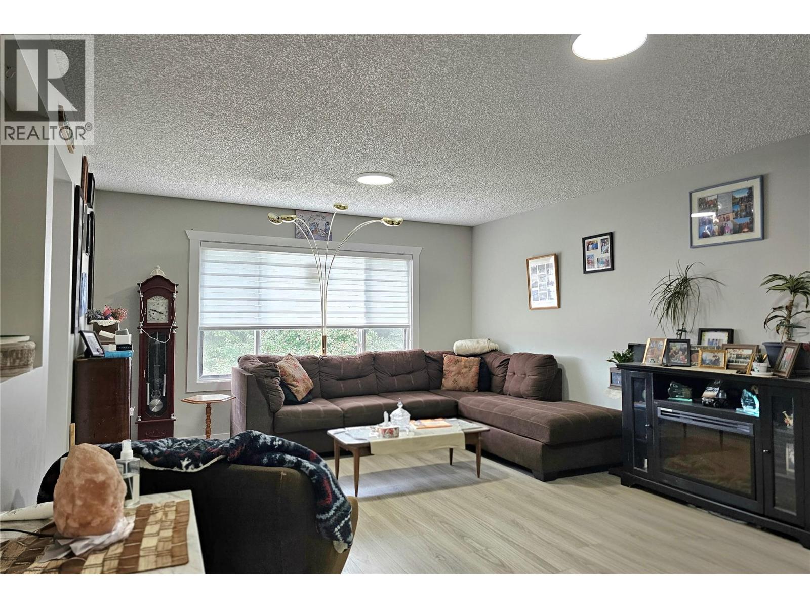 1635-1637 Findlay Road