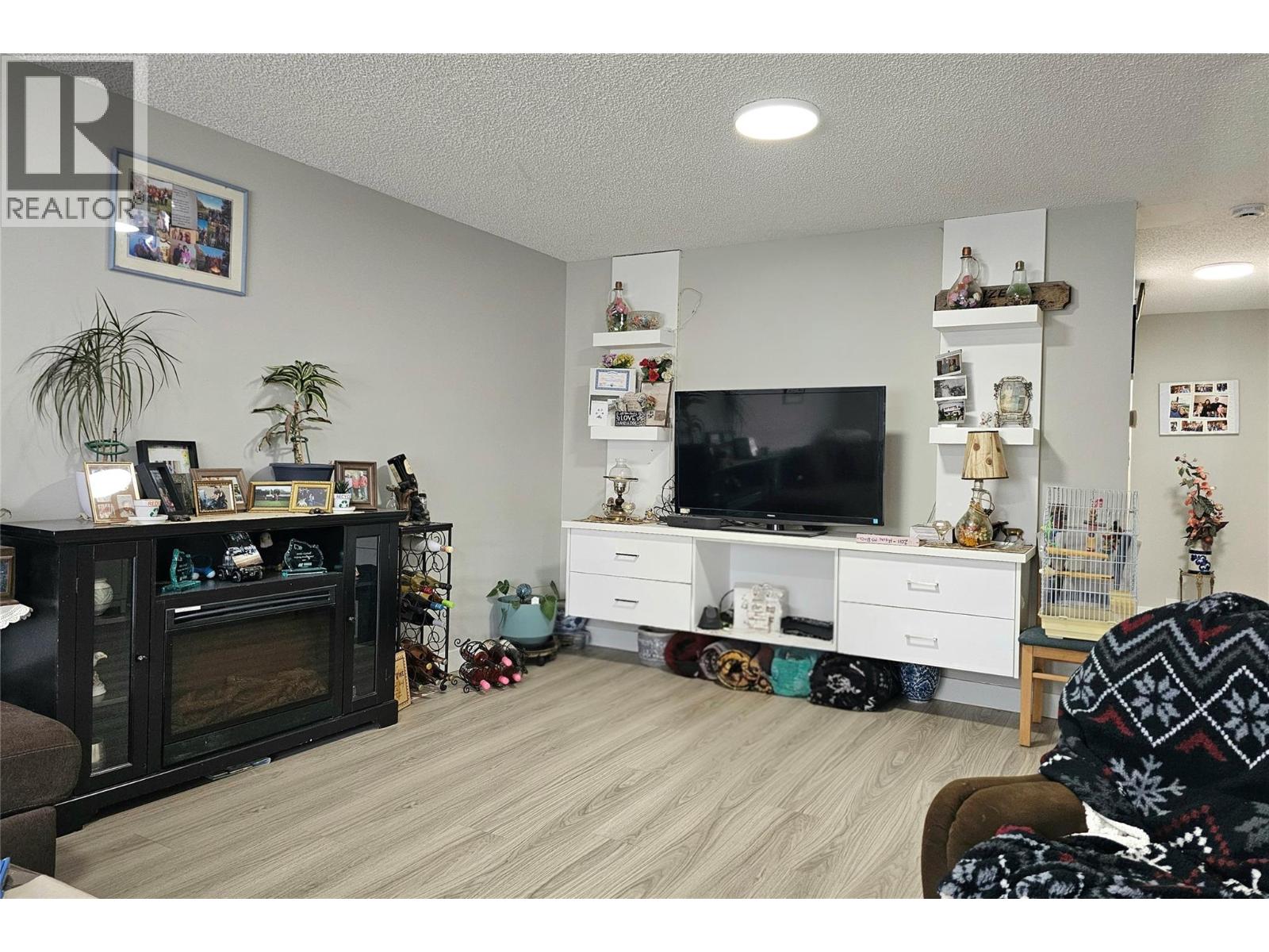 1635-1637 Findlay Road