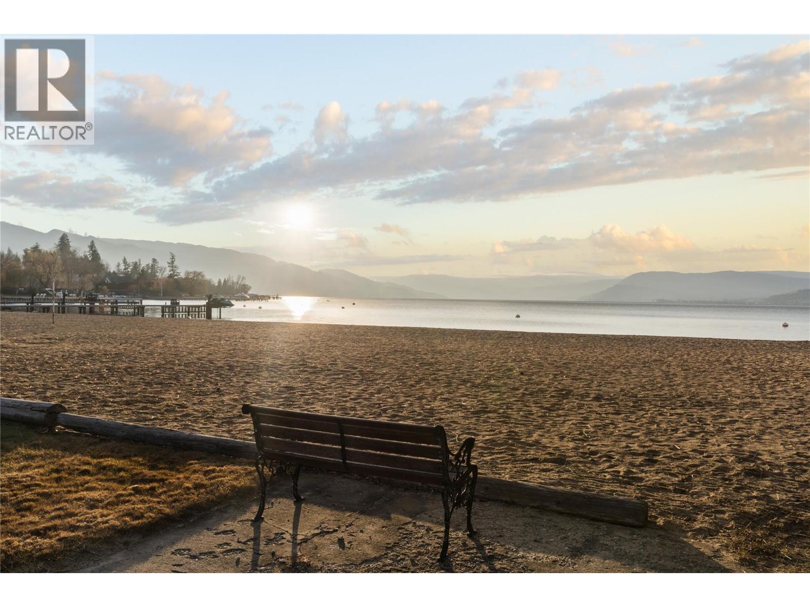 4158 Lakeshore Road
