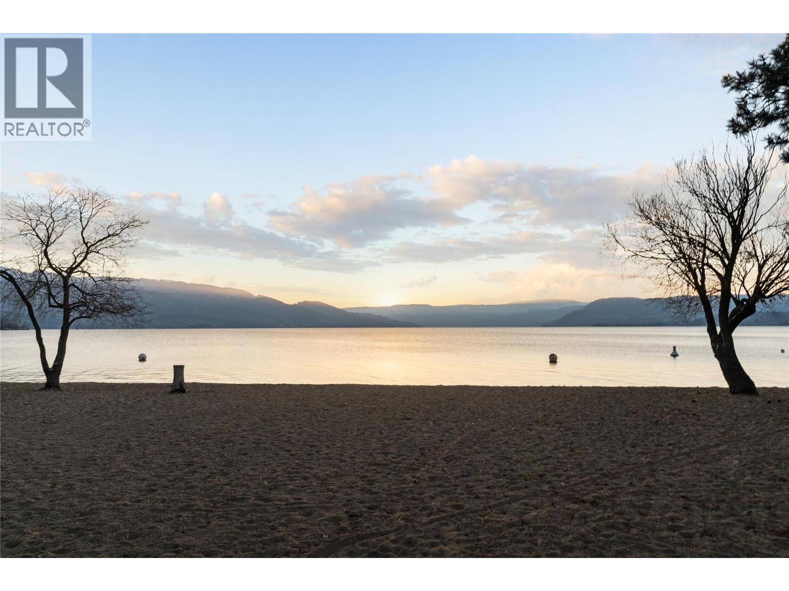 4158 Lakeshore Road