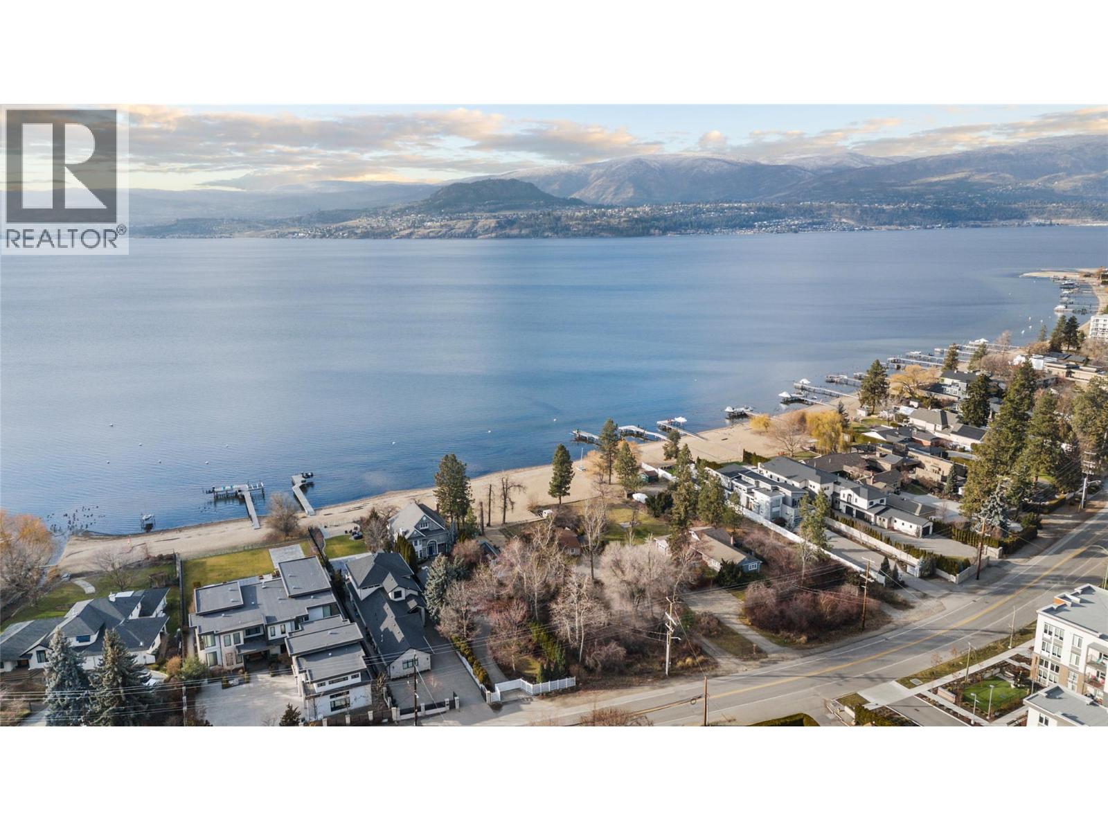 4158 Lakeshore Road