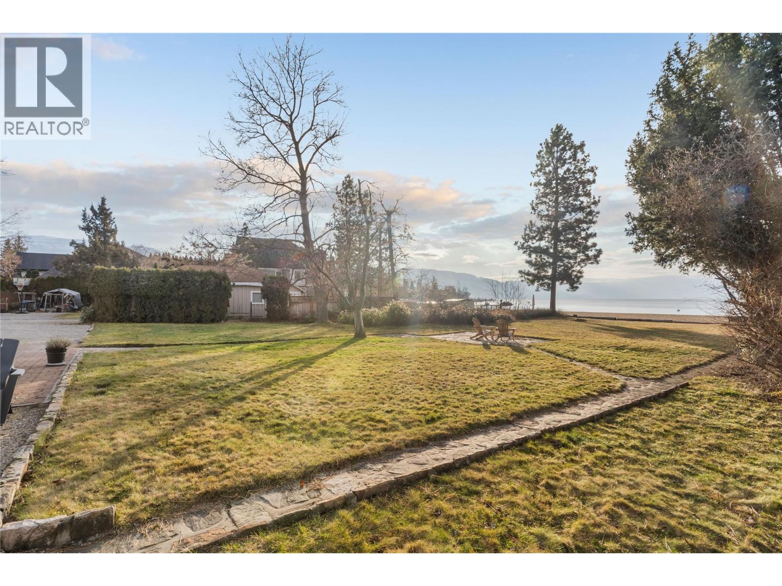 4158 Lakeshore Road
