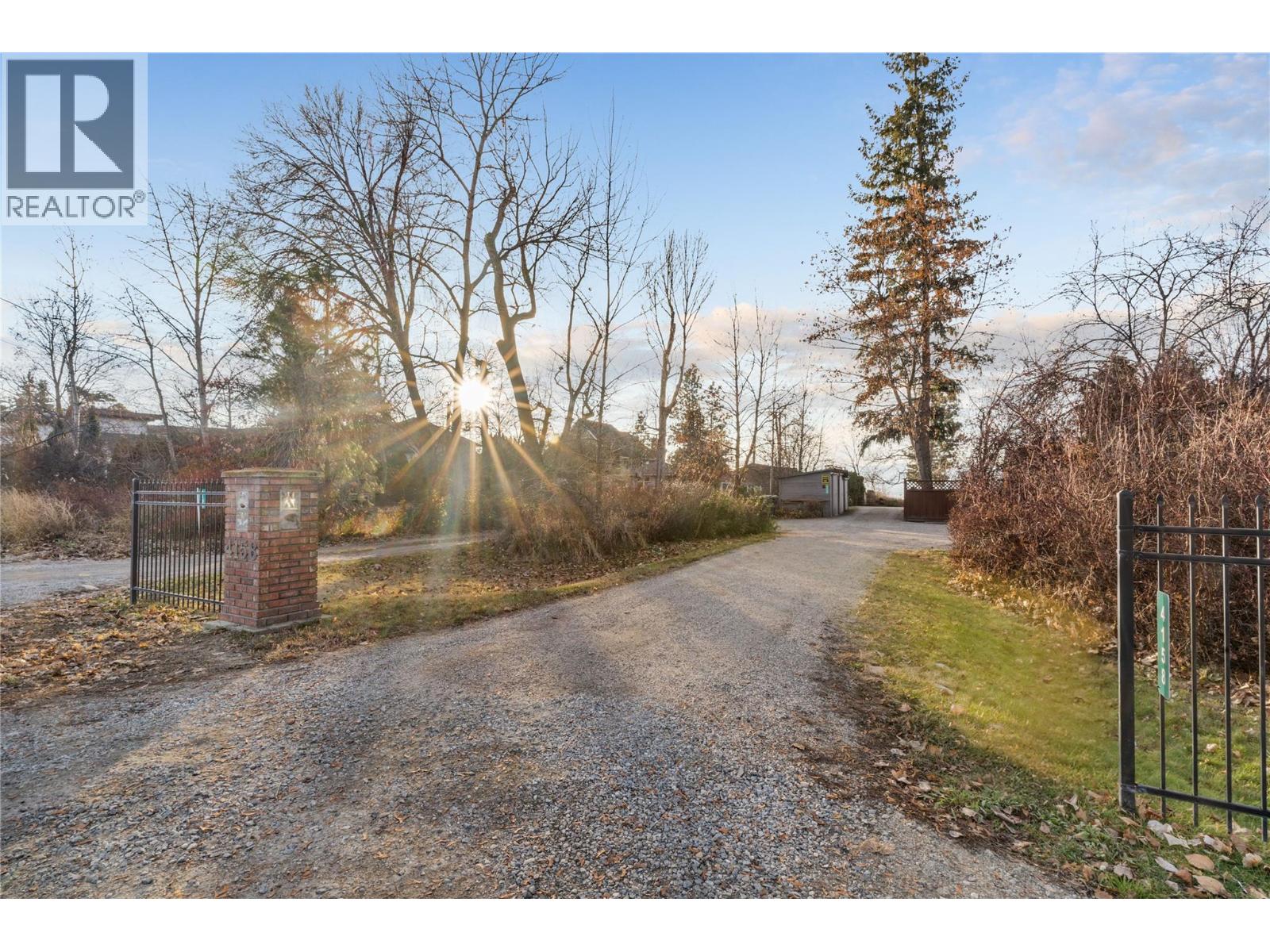 4158 Lakeshore Road