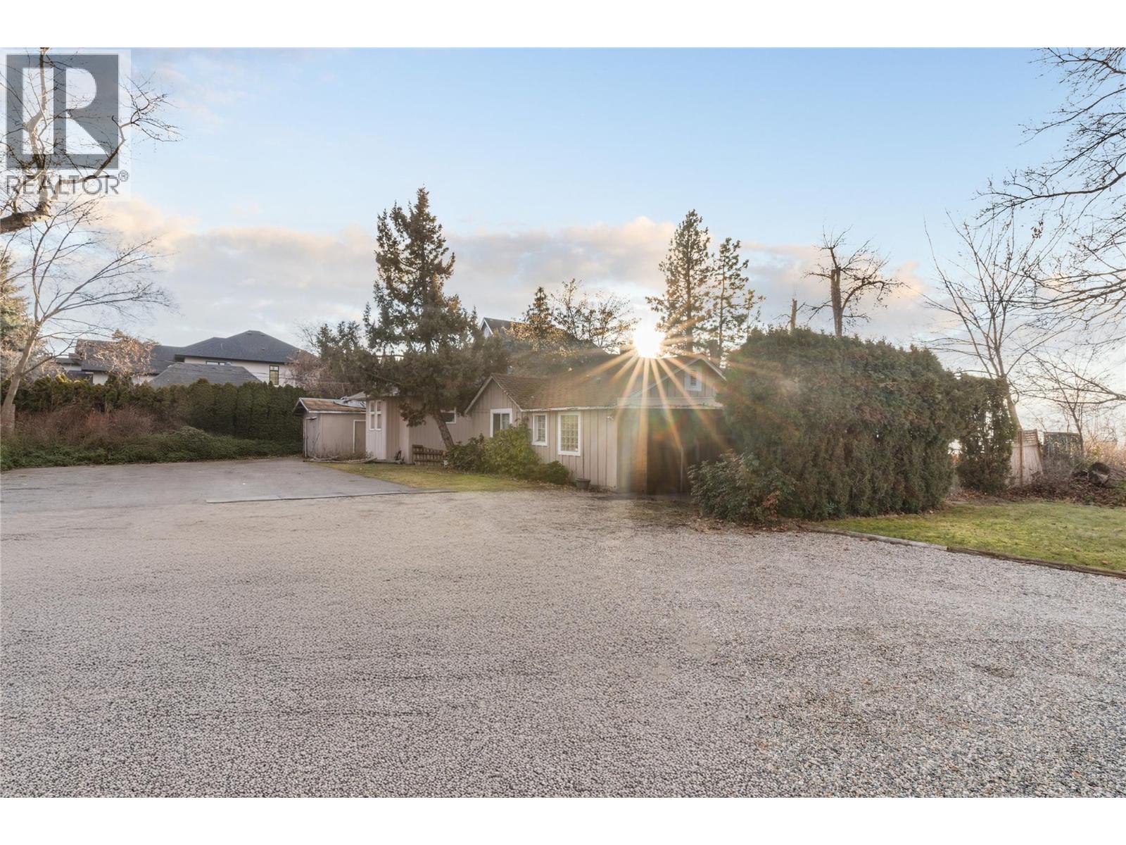 4164 Lakeshore Road